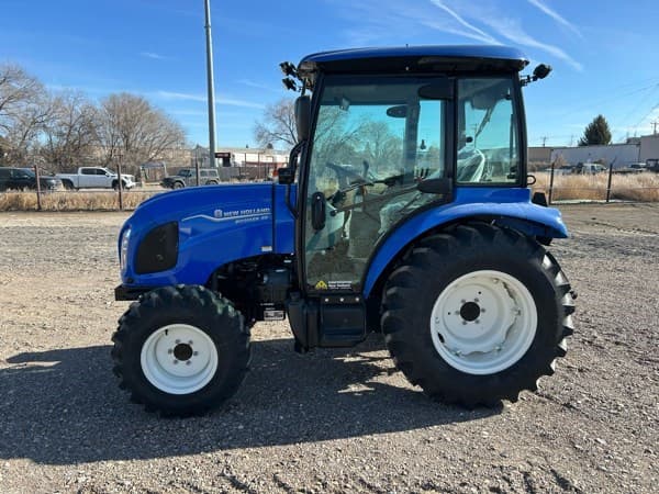 Image of New Holland Boomer 55 equipment image 4