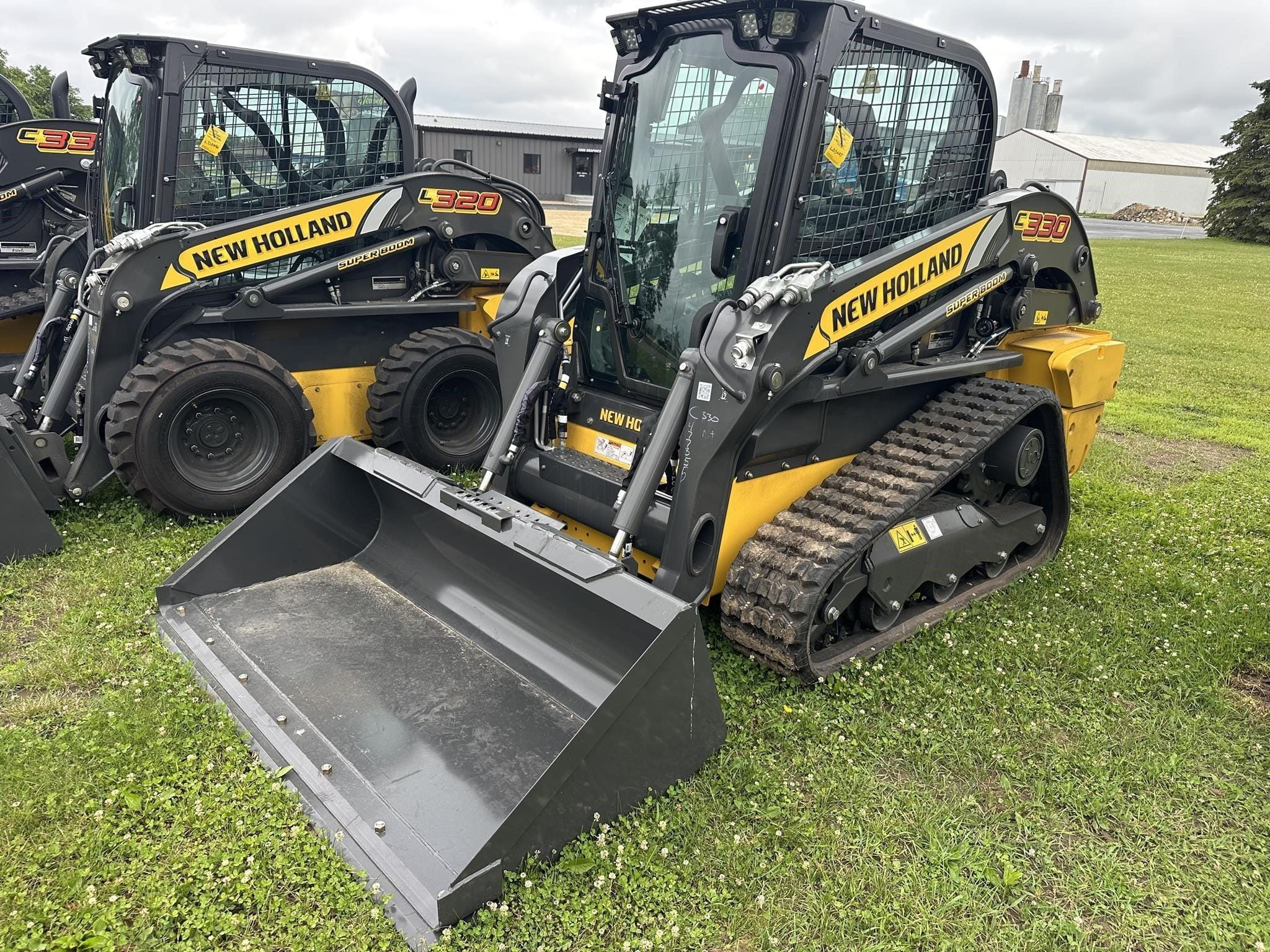 Main image New Holland C330