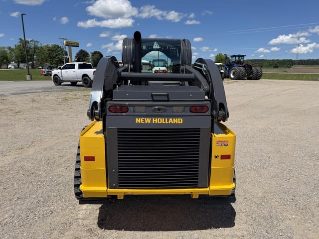 Image of New Holland C332 equipment image 3