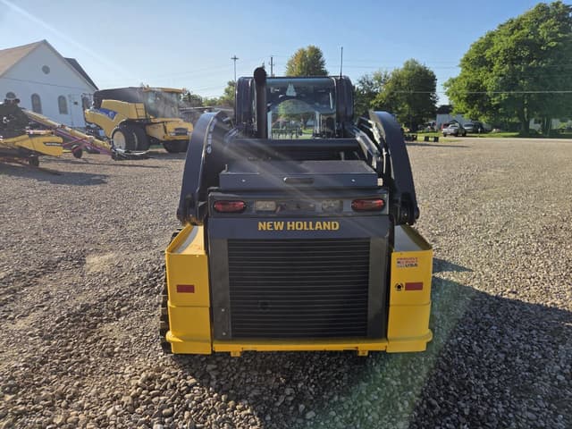 Image of New Holland C332 equipment image 3