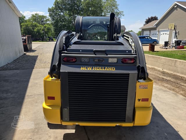 Image of New Holland C345 equipment image 3