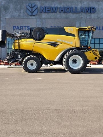Main image New Holland CR8.90