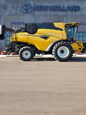 New Holland CR8.90 Image