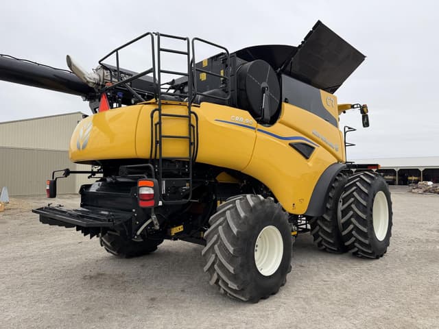 Image of New Holland CR8.90 equipment image 3