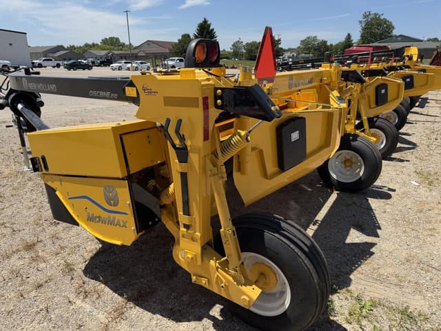 Image of New Holland 210 equipment image 4
