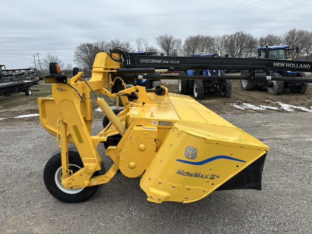 Image of New Holland 316 Plus equipment image 4