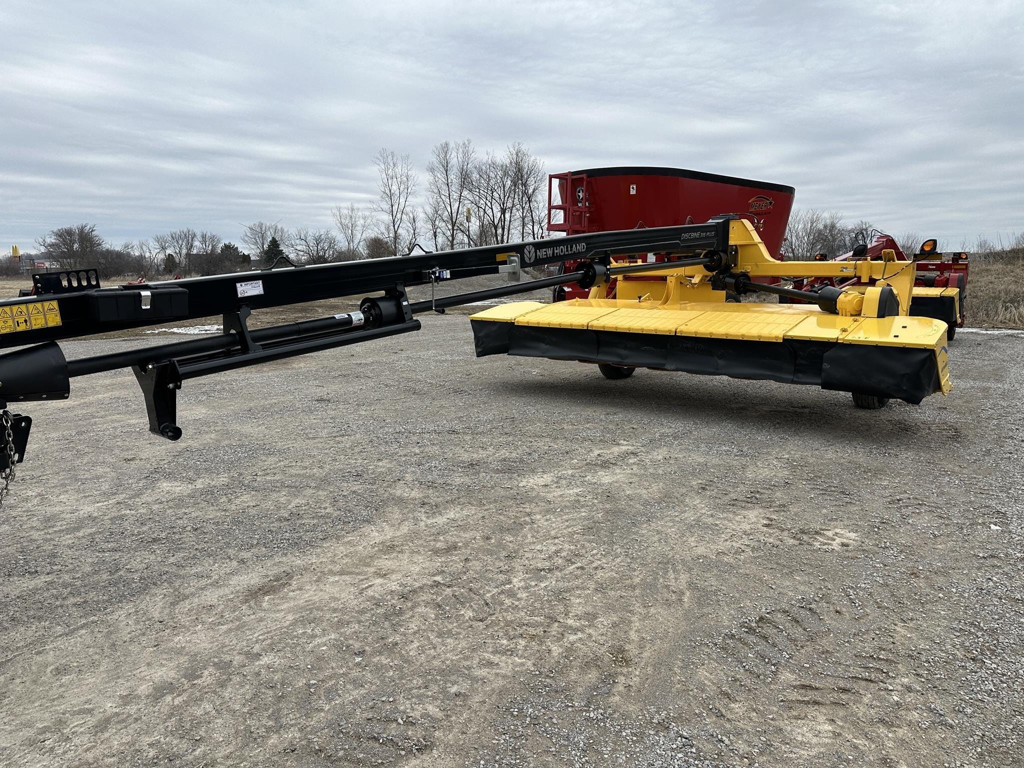 2026 New Holland 316 Plus Equipment Image0