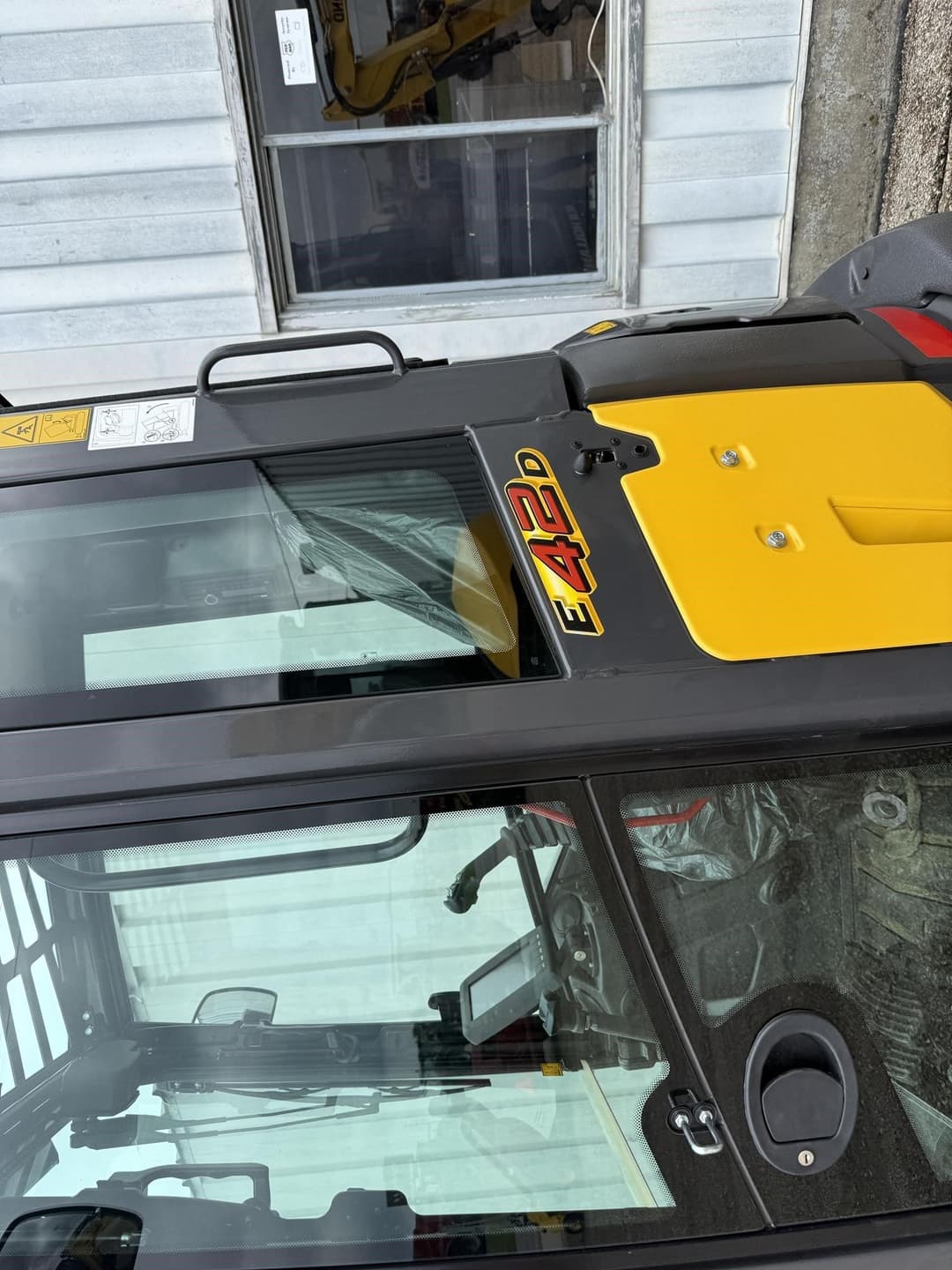 Image of New Holland E42D Image 1