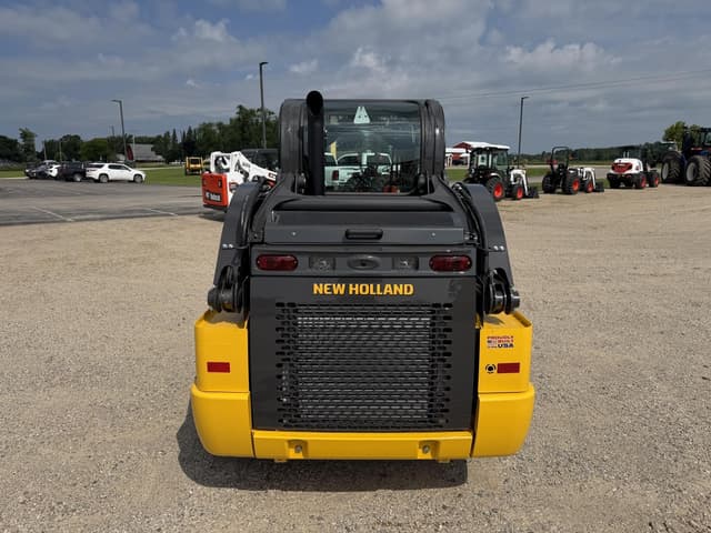 Image of New Holland L320 equipment image 3