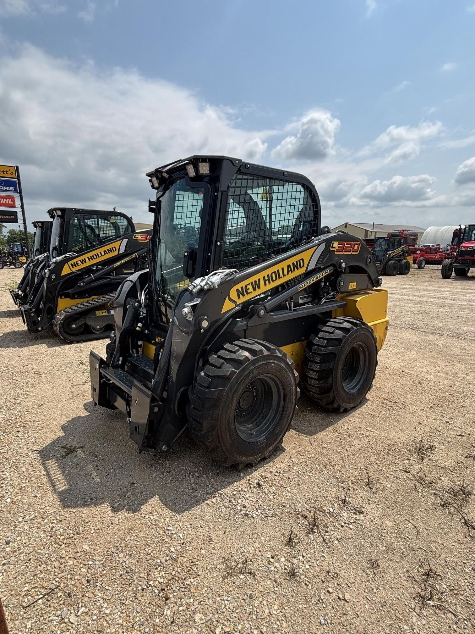 2026 New Holland L320 Equipment Image0