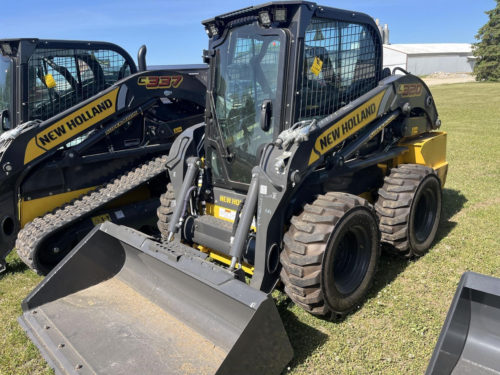 Main image New Holland L320
