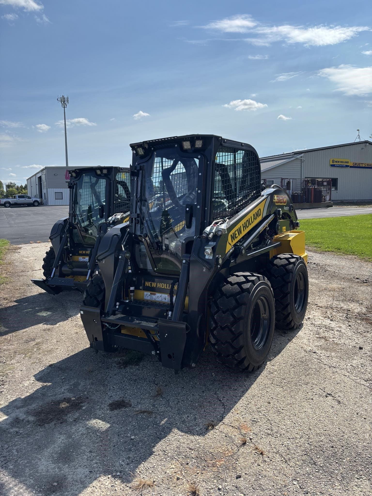 2026 New Holland L320 Equipment Image0