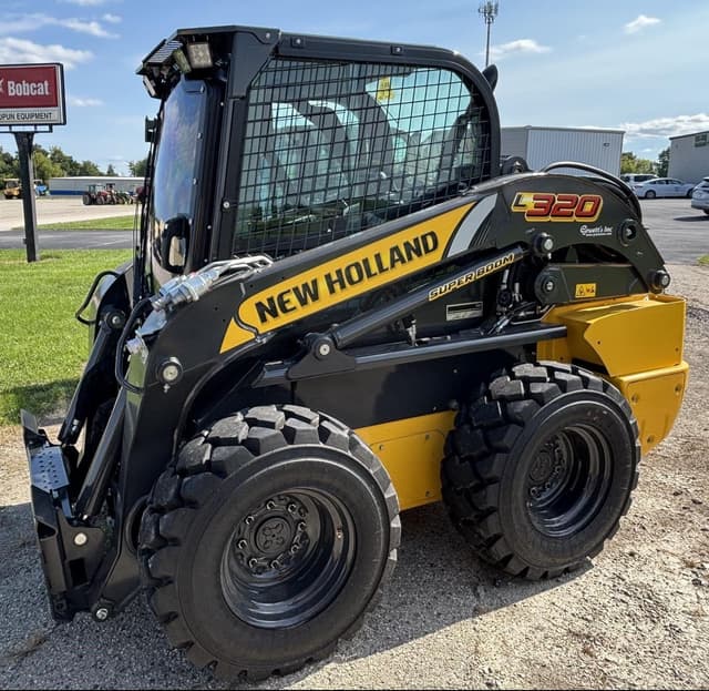 Image of New Holland L320 equipment image 1