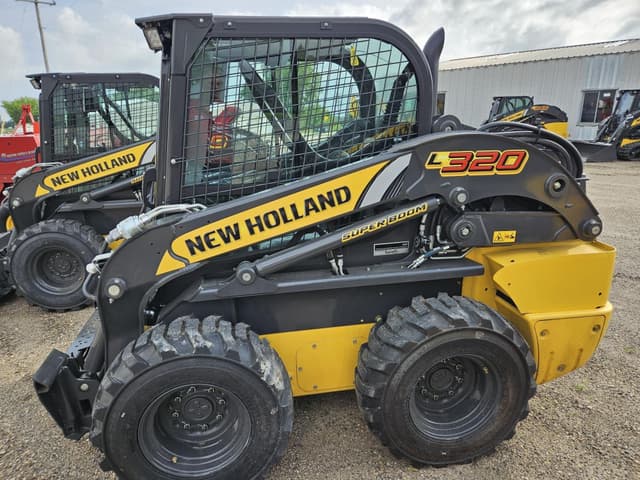 Image of New Holland L320 equipment image 3