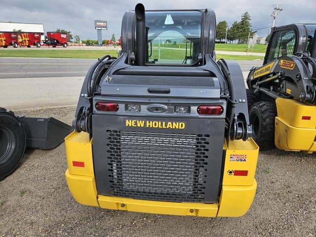Image of New Holland L320 equipment image 2