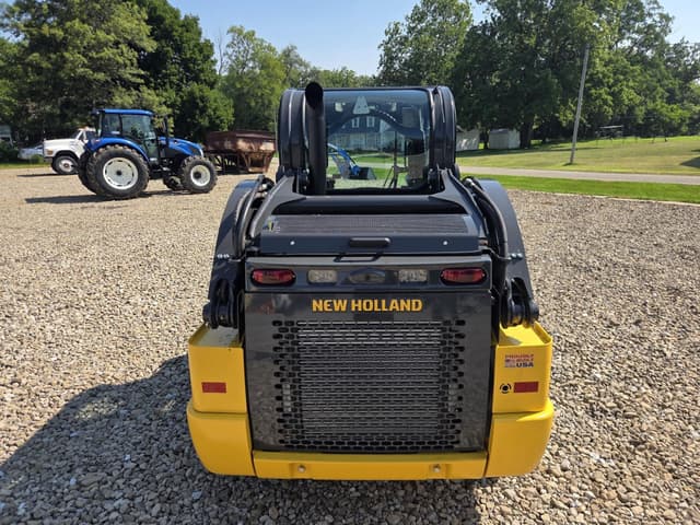 Image of New Holland L320 equipment image 3