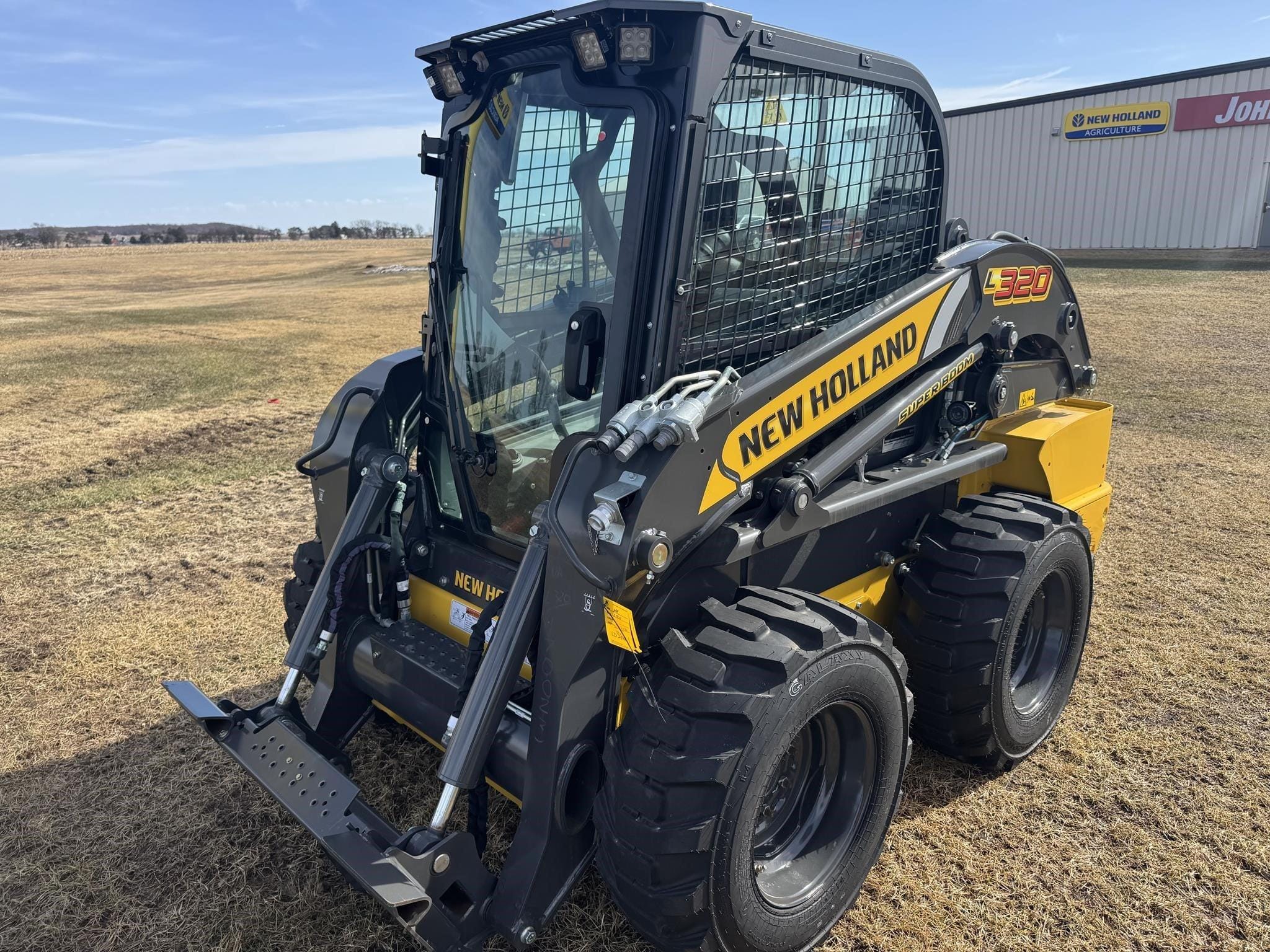 2026 New Holland L320 Equipment Image0