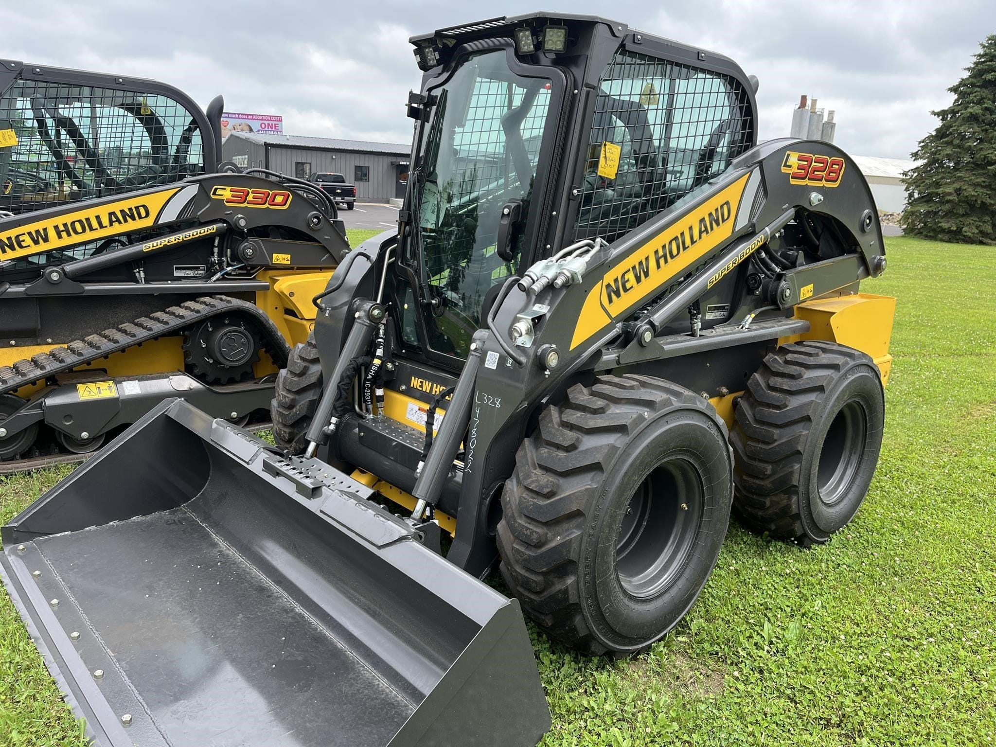 Main image New Holland L328