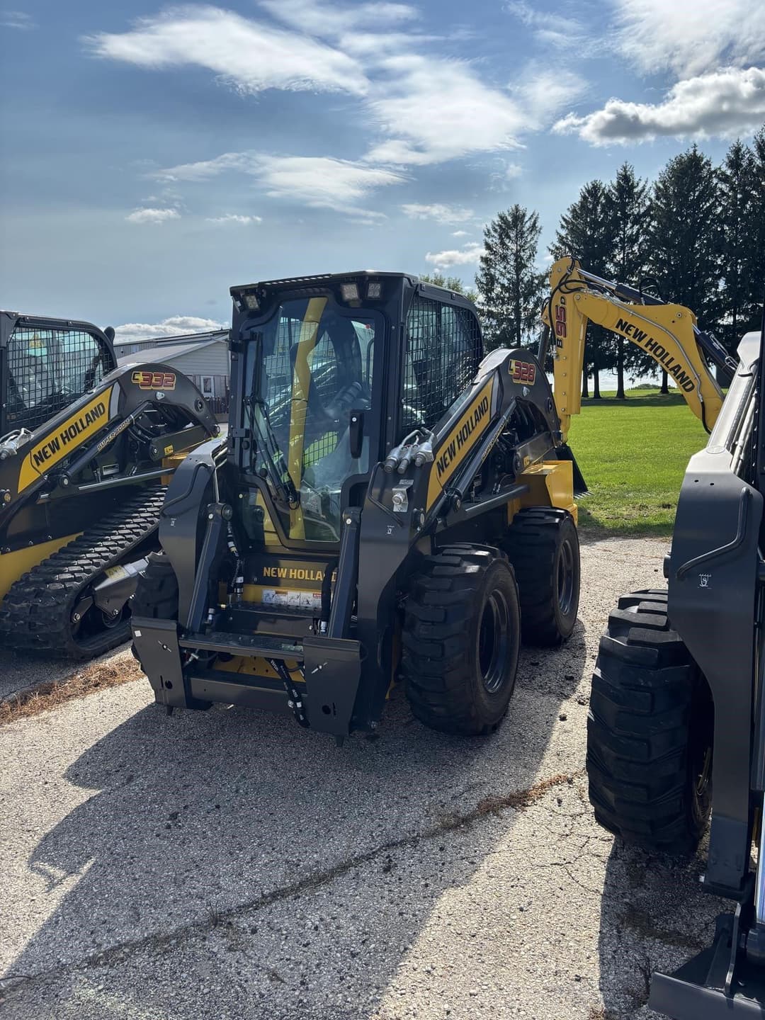 Image of New Holland L328 Primary image