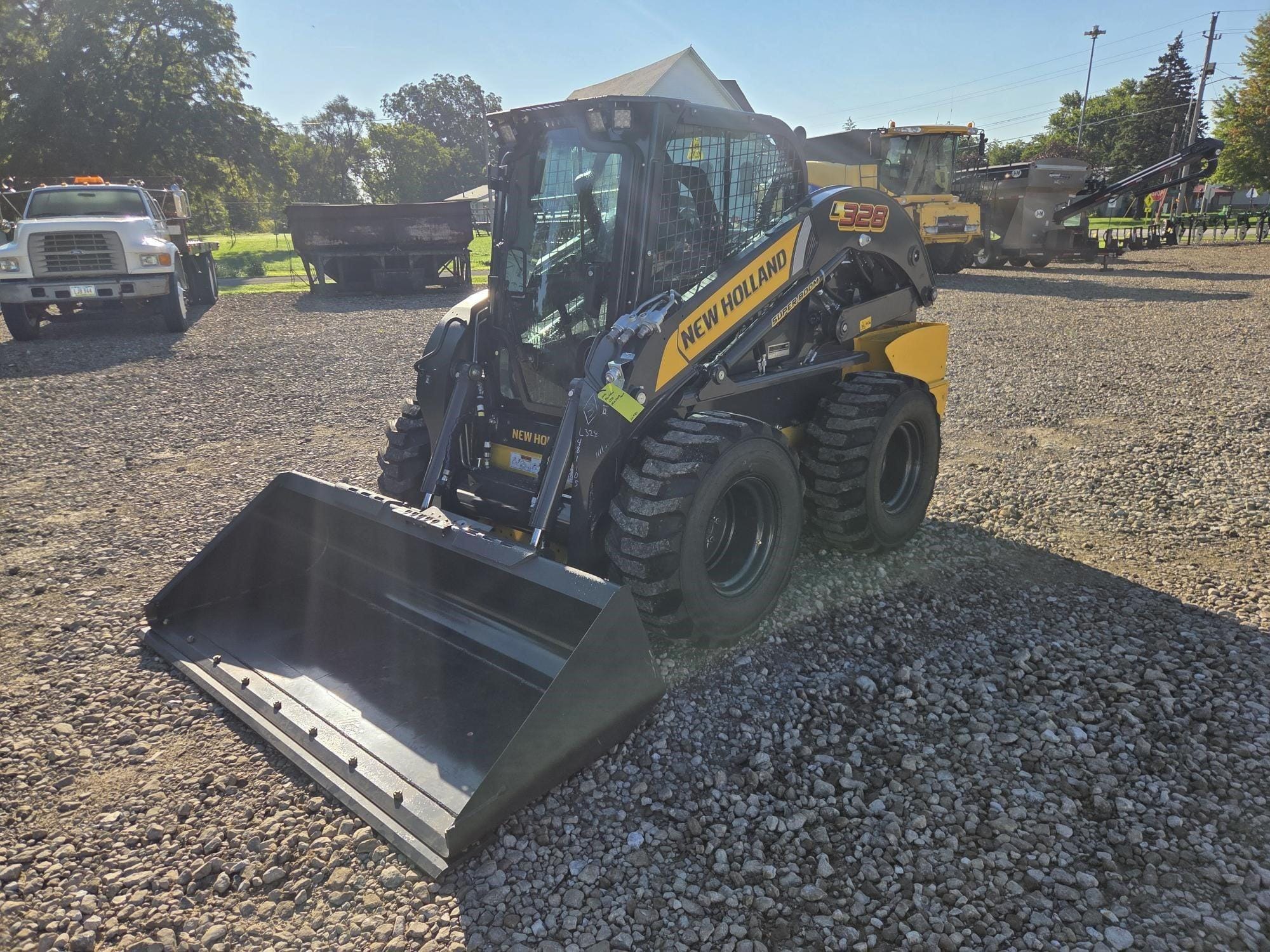 2026 New Holland L328 Equipment Image0