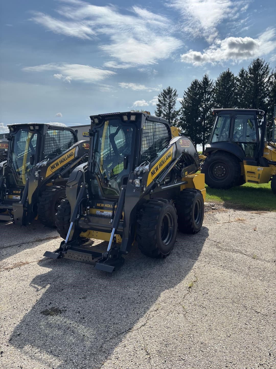 Image of New Holland L328 Primary image
