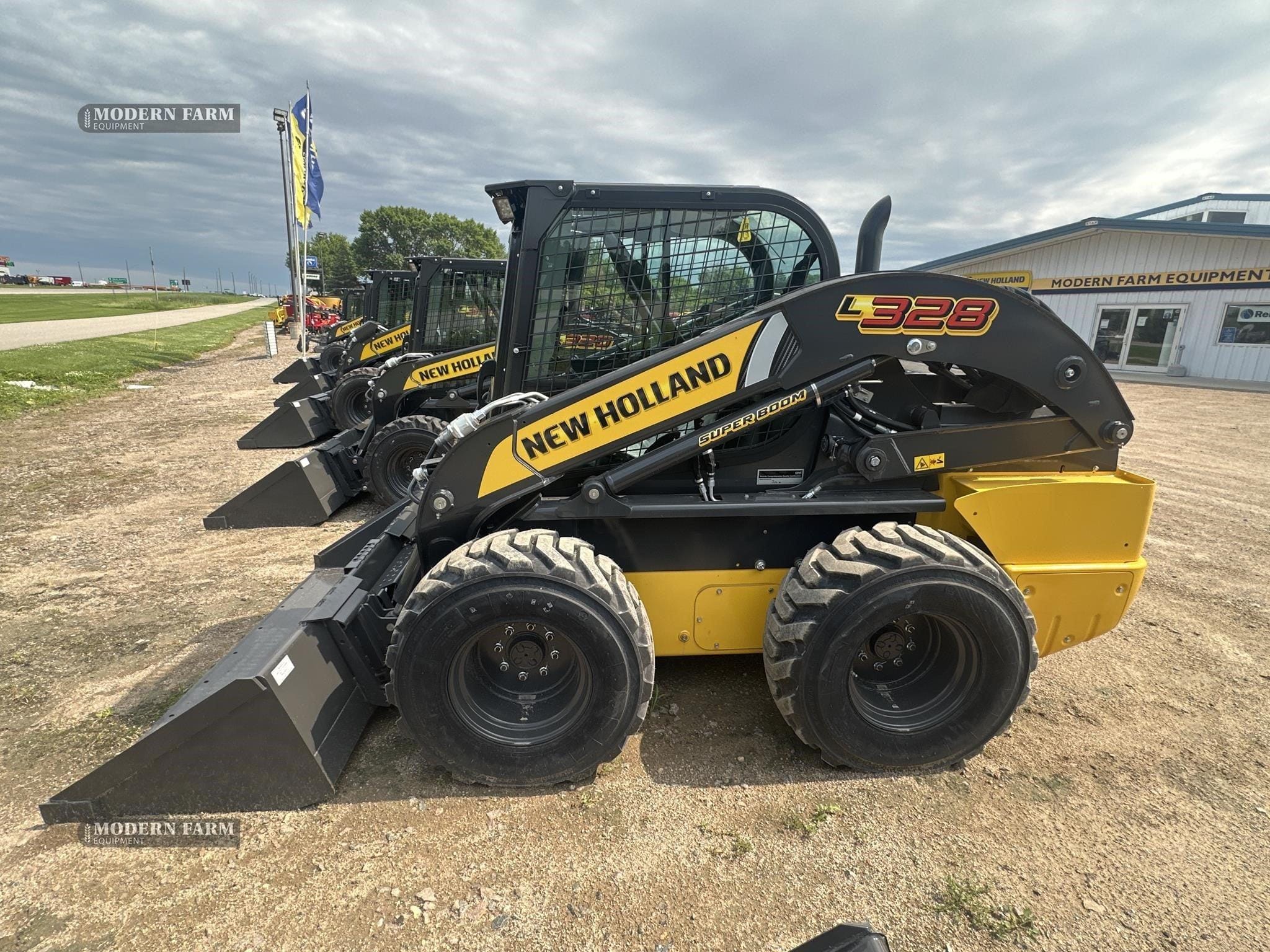 2026 New Holland L328 Equipment Image0