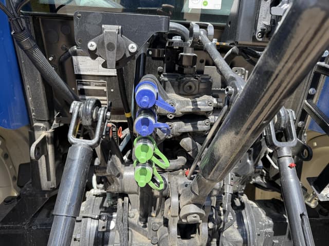 Image of New Holland PowerStar 100 equipment image 4
