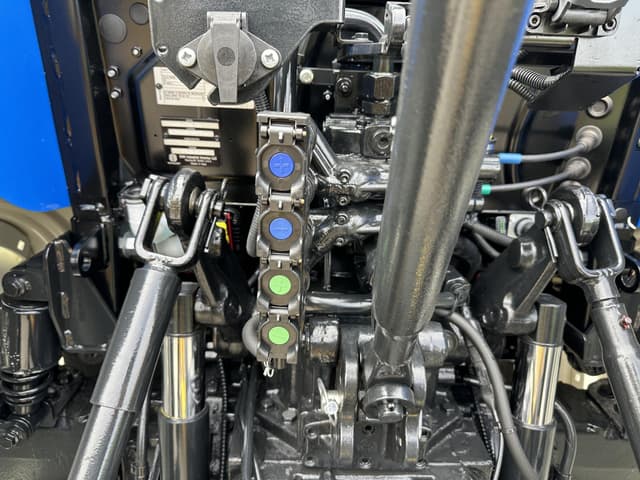 Image of New Holland PowerStar 120 equipment image 3