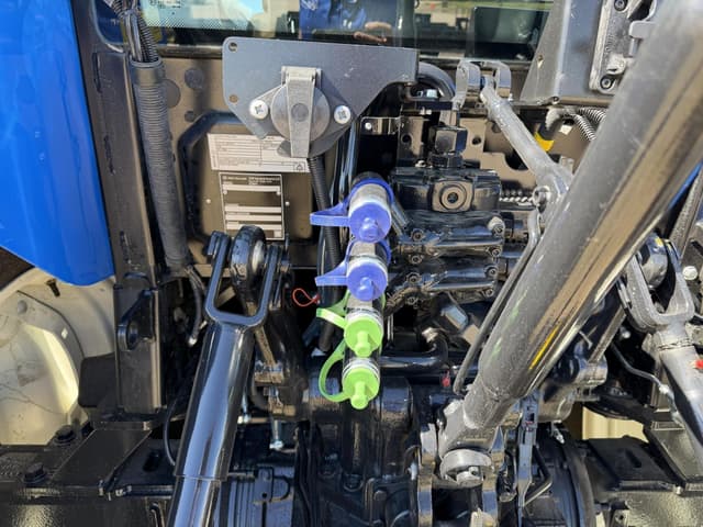 Image of New Holland PowerStar 120 equipment image 4