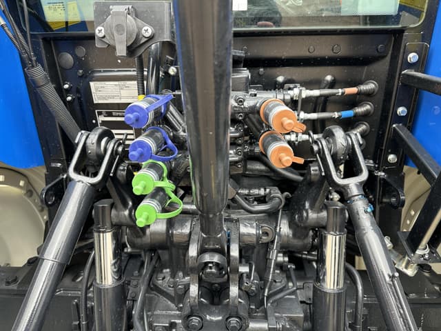 Image of New Holland PowerStar 120 equipment image 4