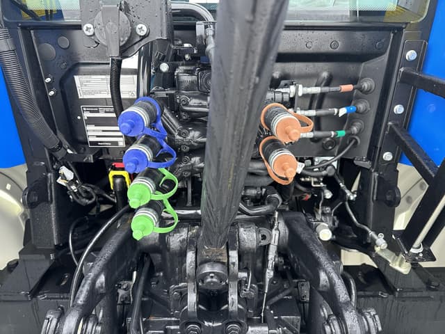 Image of New Holland PowerStar 120 equipment image 4