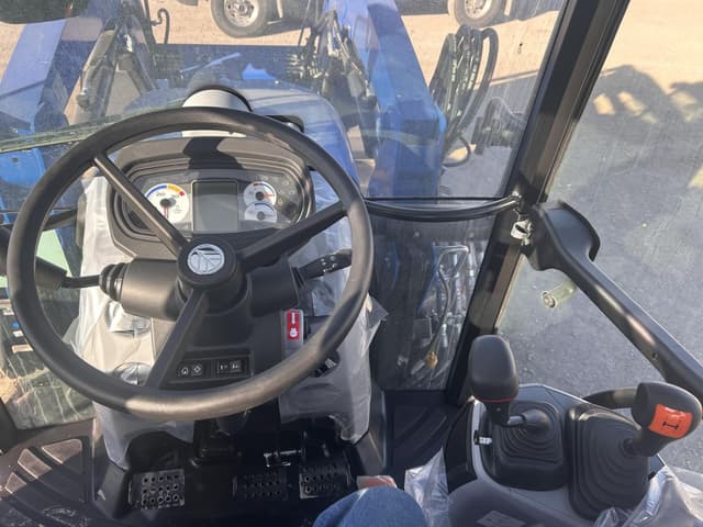 Image of New Holland PowerStar 75 equipment image 4