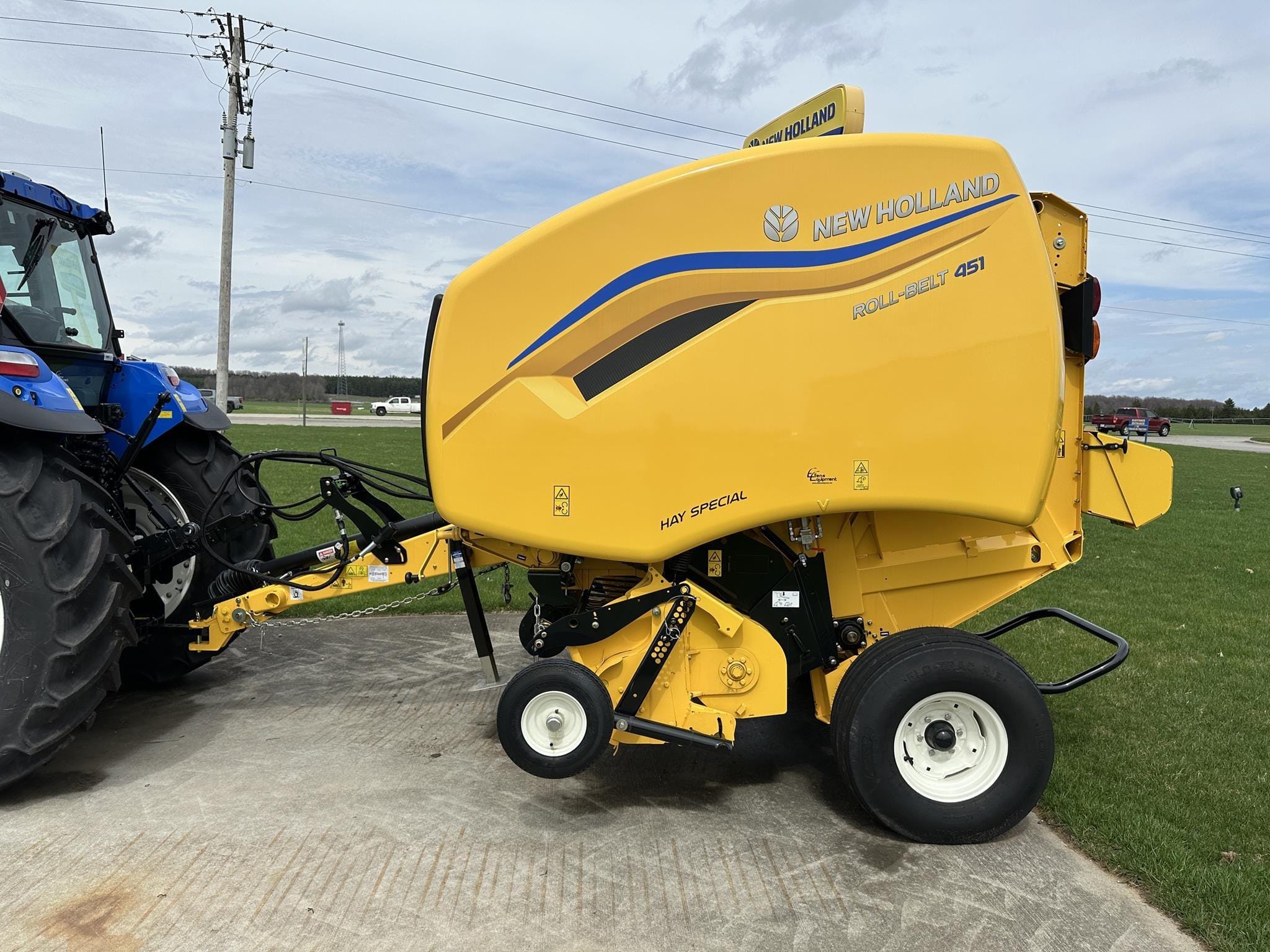 2026 New Holland RB451 Hay Special Equipment Image0