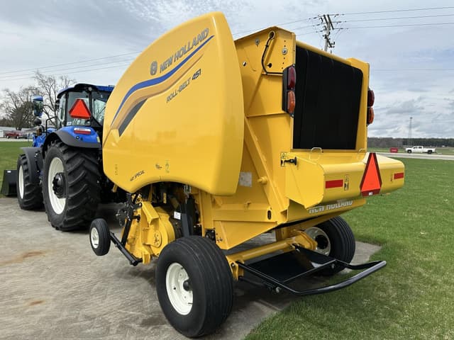 Image of New Holland RB451 Hay Special equipment image 2