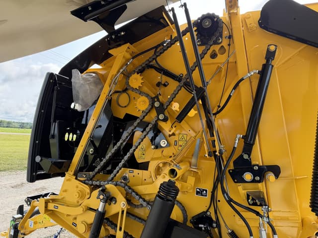 Image of New Holland RB451 CropCutter equipment image 2