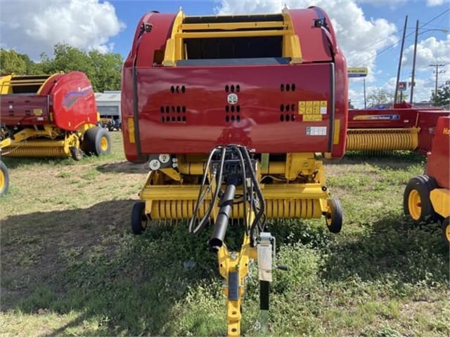 Image of New Holland 460 equipment image 2