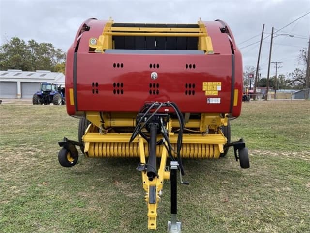 Image of New Holland RB560 equipment image 2