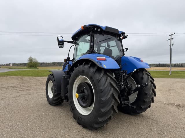 Image of New Holland T7.210 SideWinder II equipment image 2