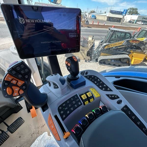 Image of New Holland T7.340HD equipment image 2