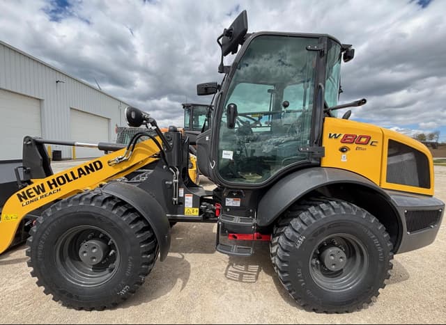 Image of New Holland W80C equipment image 1