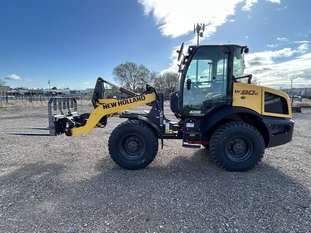 New Holland W80C Equipment Image0