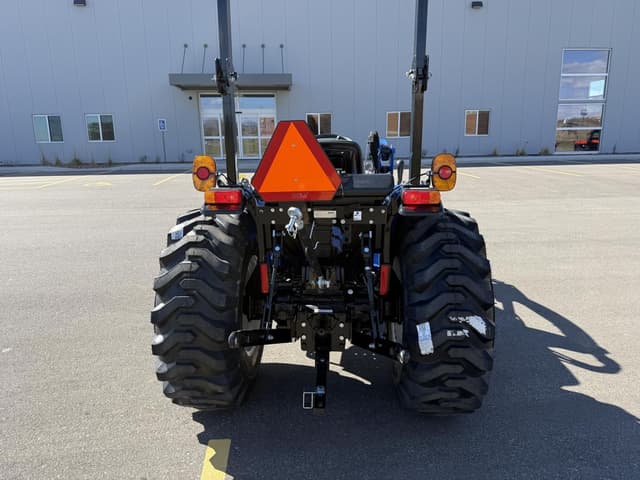 Image of New Holland Workmaster 35 equipment image 2