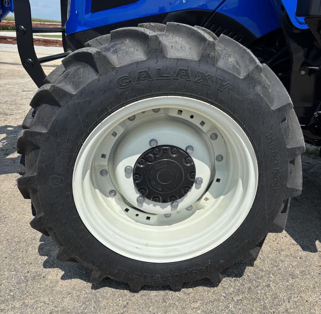 Image of New Holland Workmaster 75 equipment image 2