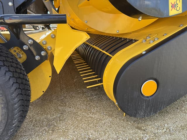 Image of New Holland WP400 equipment image 3