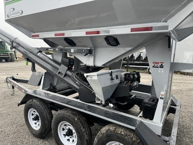 Image of Parker Seed Chariot 3620R equipment image 3