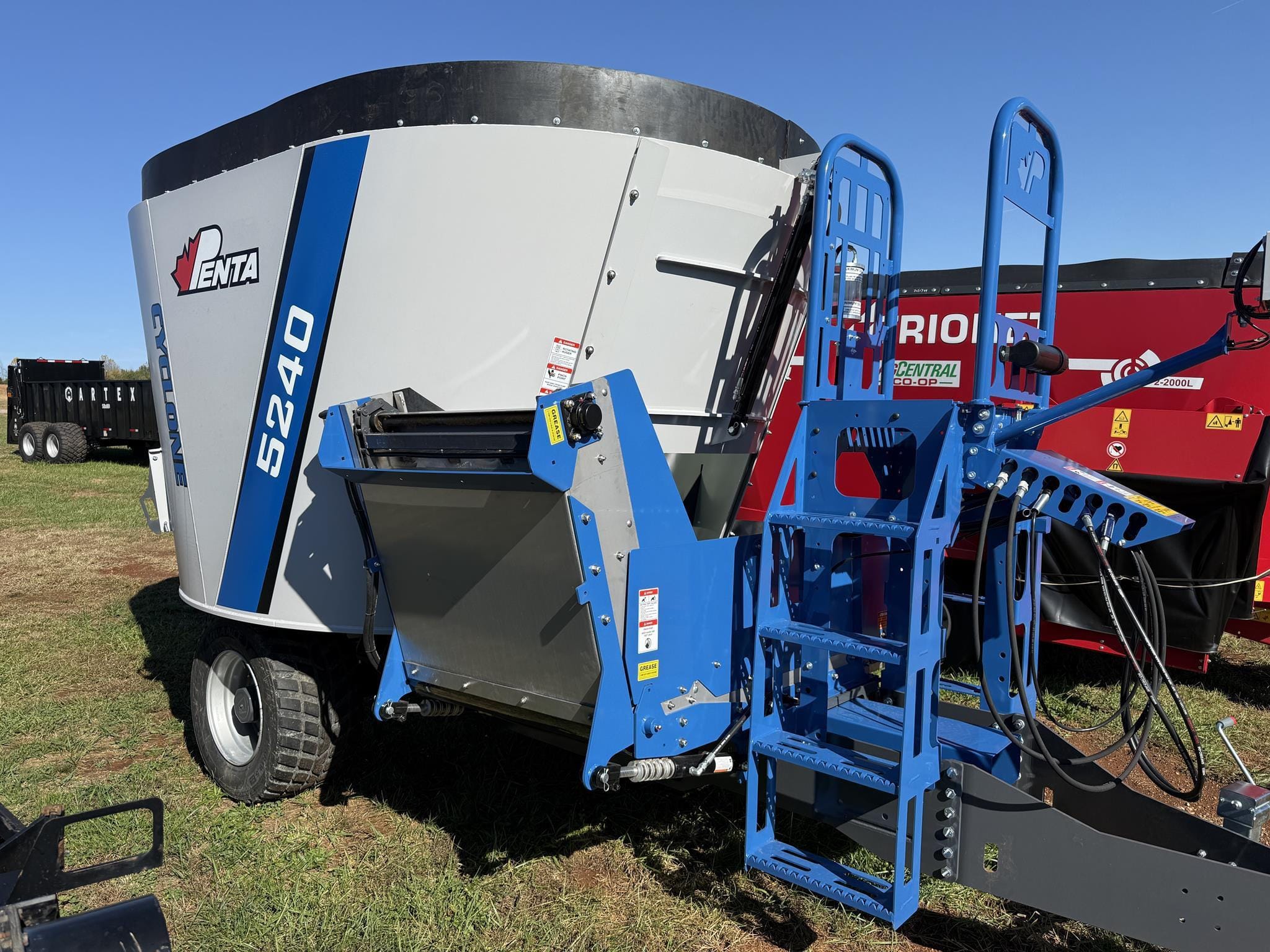 2026 Penta 5240 Equipment Image0