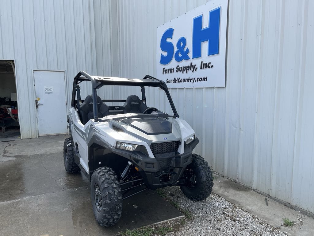 2026 Polaris General 1000 Sport Equipment Image0
