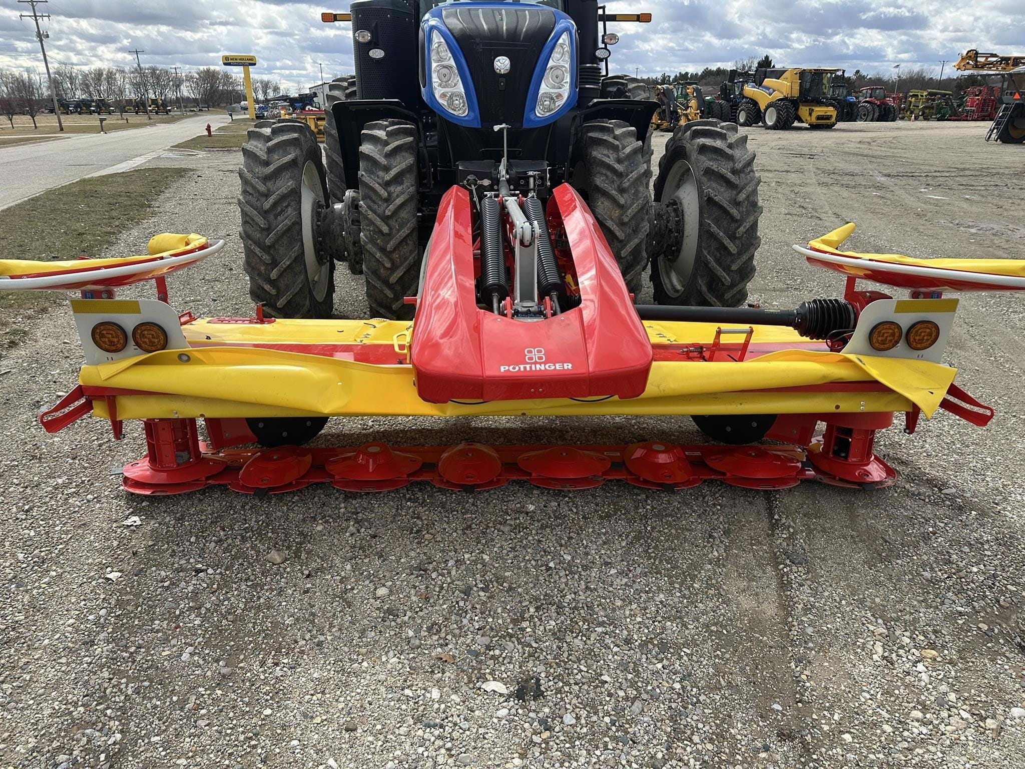 2026 Pottinger Novacat 351 Alpha Motion Equipment Image0