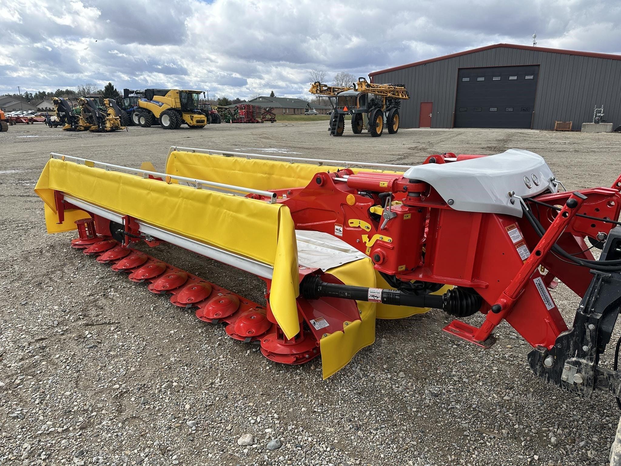2026 Pottinger Novacat H 11200 Equipment Image0