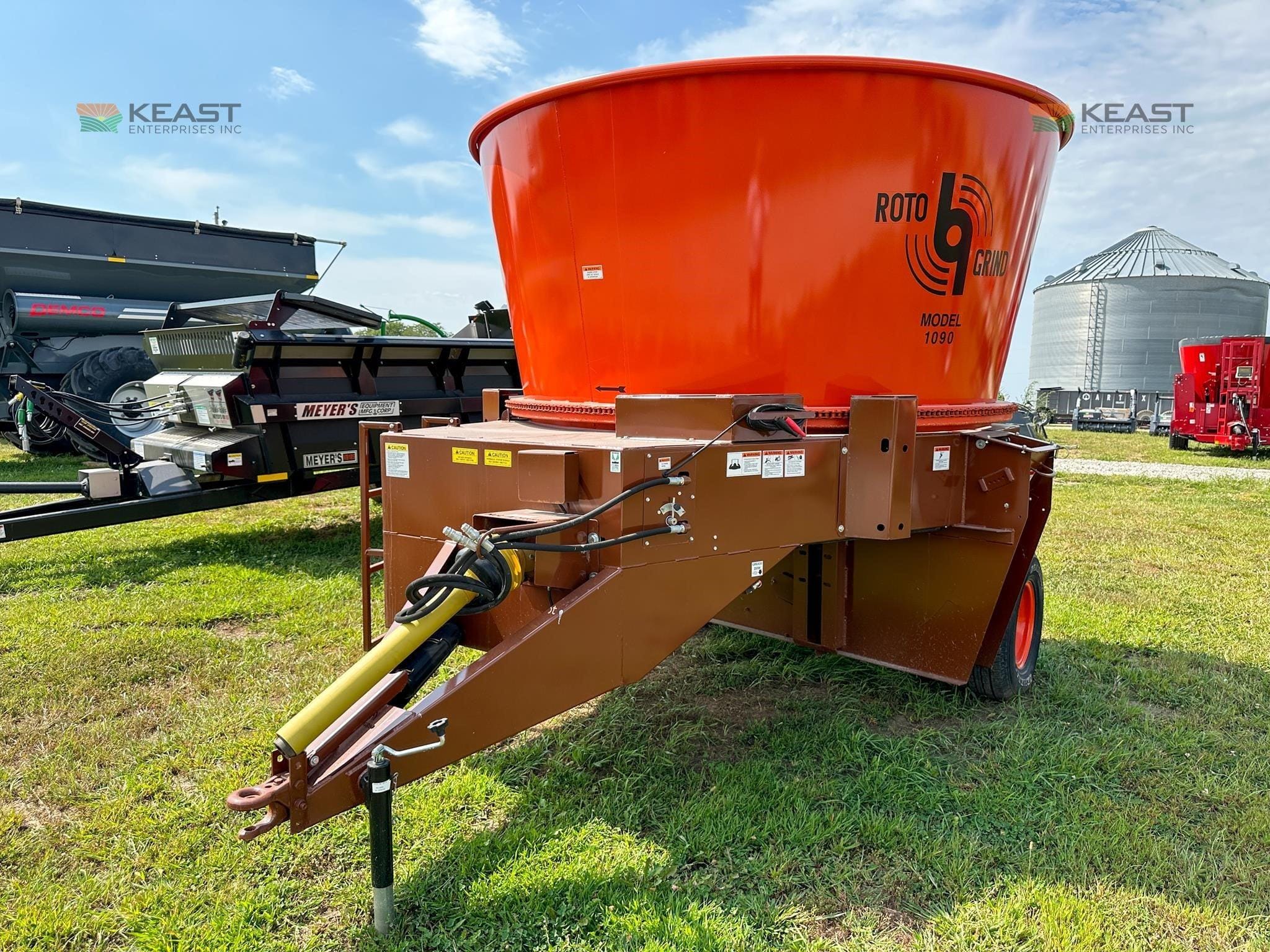 2026 Roto Grind 1090 Equipment Image0